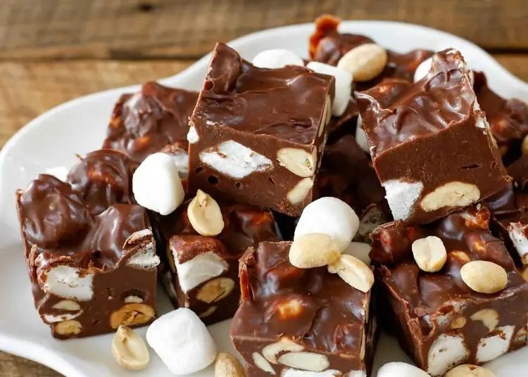 Rocky Road Fudge in a Jiffy - A 5-minute snacks